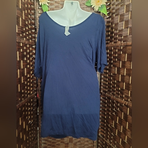New Maurices Navy blue shirt with short sleeves and has an adjuster at the sides - Picture 7 of 10